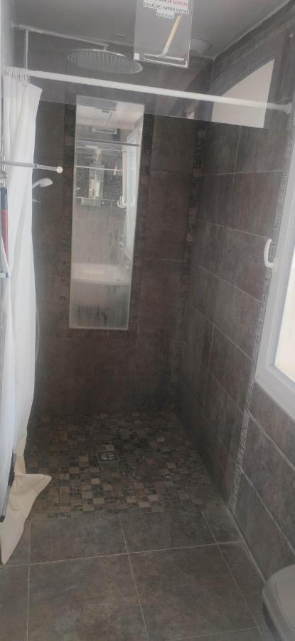 Logement Entier A 15 Mn D'Avignon, 10Mn D'Orange Deux Chambres Roquemaure  Exterior photo